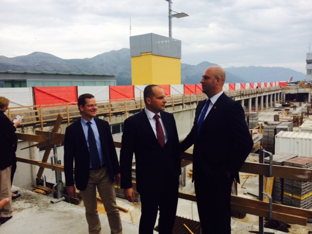 2015.05.22. - DUBROVNIK - Ministar Hajdaš Dončić u Dubrovniku potpisao Ugovore za realizaciju projekta Razvoja Zračne luke Dubrovnik